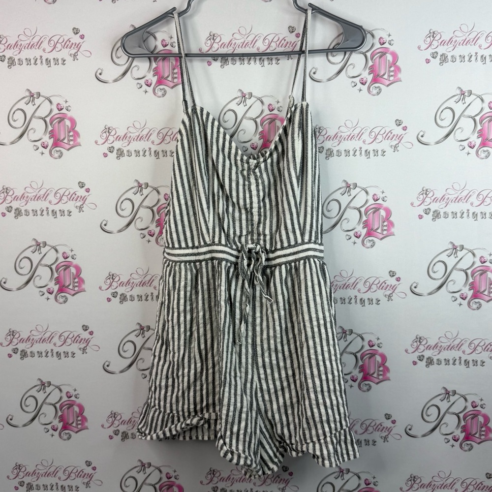 American eagle outfitters romper shorts onesie Striped grey and White ruffle hem